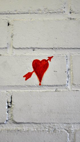 Heart Arrow Love Graffiti Mobile Wallpaper