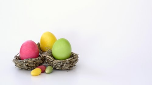 Easter Eggs in Nest HD Desktop Wallpaper