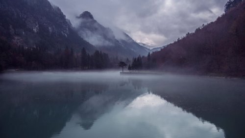 Mountain Lake HD Desktop Wallpaper