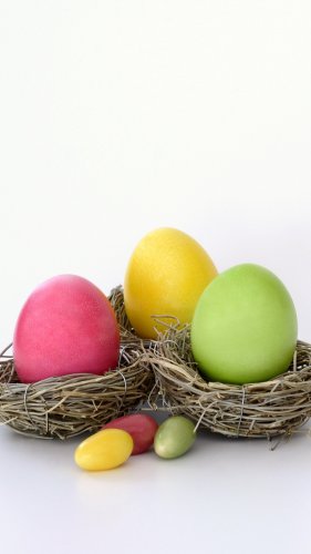 Easter Eggs in Nest Mobile Wallpaper