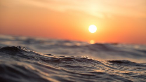 Water with Sun Wallpaper