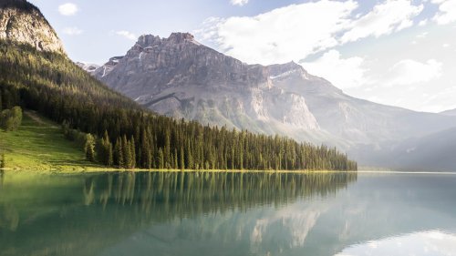 Mountain Lake HD Desktop Wallpaper
